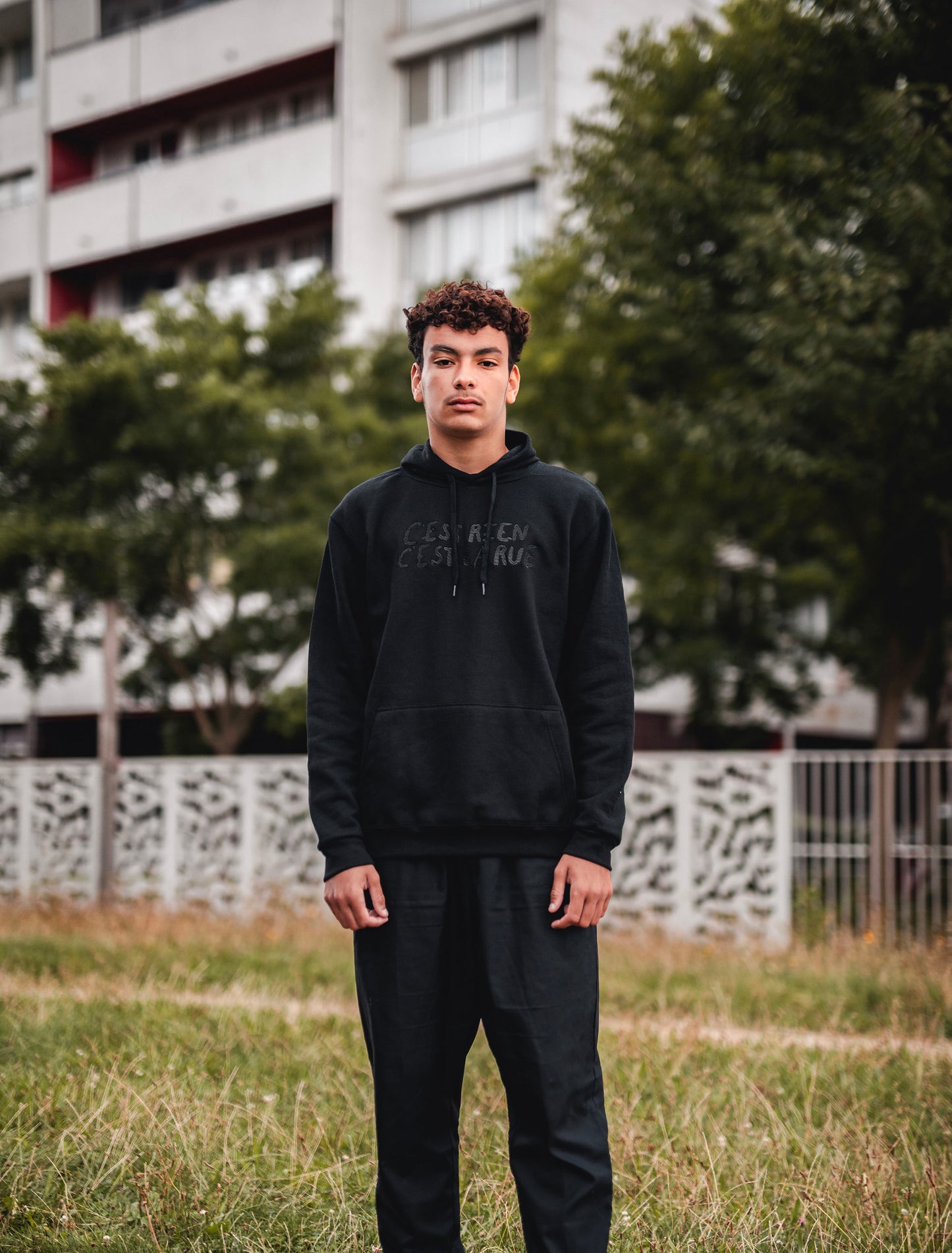 HOODIE ALL BLACK (BRODERIE)
