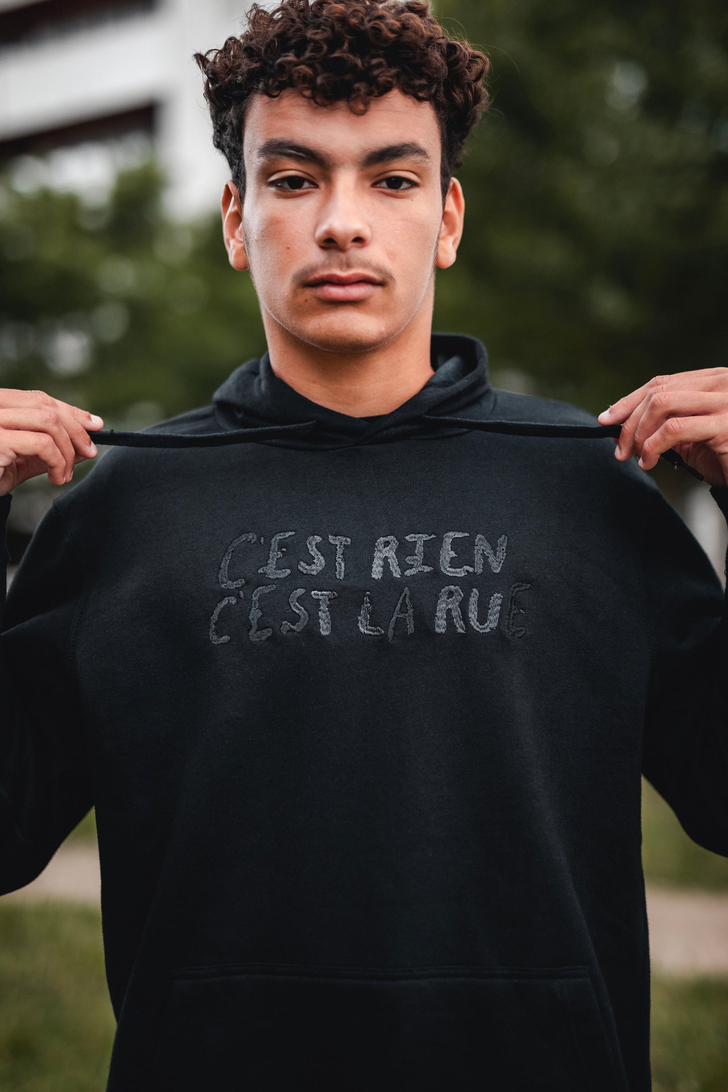 HOODIE ALL BLACK (BRODERIE)